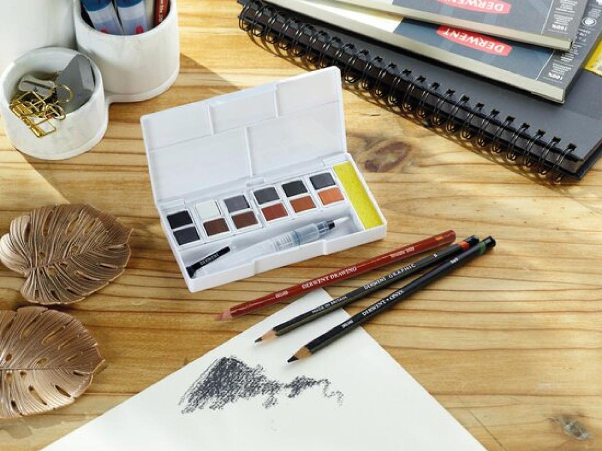 DERWENT SHADE AND TONE PAINT PAN MIXED MEDIA SET 4